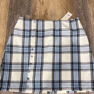 Plaid Button-Front Mini Skirt in White and Light Blue NWT Francesca’s